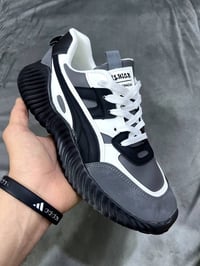 احذيه • قياس خاص • توصيل مجاني