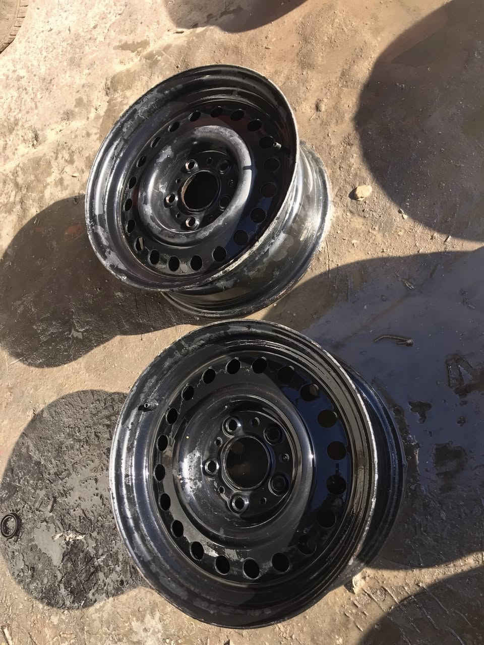 السلام عليكم
سبيرات بي ام دبليو الاسود زوج جدد حجم 15 شفة عريضة والسلفر حجم 18 كلهن مابيهن تصليح 
التك سعرة 40 الف قفل
مكاني الشيخ عمر
***********
