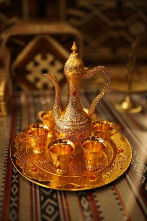 طقم ضيافة فاخر  ضيافتك عنوانًا للفخامة مع هذا الطقم الراقي المصمم بعناية ليجمع بين الأناقة والجودة العالية. 💎 تصميم مميز نقوش ذهبية فاخرة تعكس الذوق الرفيع وتلفت الأنظار في كل مناسبة ☕ طقم متكامل يحتوي على دلة أنيقة مع مجموعة فناجين وصحن تقديم متناسق 🔥 جودة عالية خامات متينة ولمسة نهائية لامعة تعطي إحساس بالفخامة الحقيقية 🎁 مثالي كهدية اختيار رائع للأعراس، المناسبات، والهدايا الفخمة 🏆 لمسة ملكية لكل ضيافة قدّم القهوة أو الشاي بأسلوب راقٍ يترك انطباع لا يُنسى
يتوفر خدمة توصيل لجميع المحافظات بغداد, العراق


**إذا كنت صاحب هذا الإعلان وتريد حذفه لأي سبب، رجاءا أرسل رسالة إلى الدعم الفني**