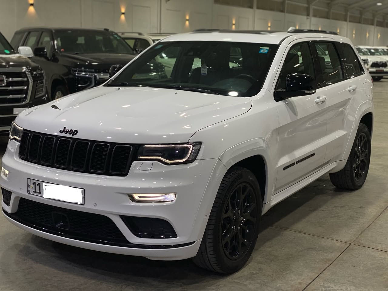 جيب كراند شيروكي 2022 خليجي وكالة هارلم فئة S ام الرادار فول 1/1 
ماشية 35 الف بس شرط الكارتون السيارة كلش جديدة
السيارة رقم بغداد الجديد باسمي تحويل مباشر ثاني يوم
السيارة مكفولة كفالة عامة من اي ملاحظة شرط الكارتون
ومفحوصة سونار وابيع شرط السونار السيارة كفالة عامة
السعر 39000$ الف دولار او 390 ورقة وترهم بيع او مراوس مع اي سيارة
مكاني بغداد الكاظمية ***********
اتصل وتدلل السيارة S فول 1/1 داخل اسود
و بصمة وتشغيل عن بعد وبنوراما و صندوق كهرباء و
ماوس فور ويل ومحرك 6 سلندر حجم 3600 و حساسات
امامية وخلفية وكامرة خلفية دوارة و توقف ذاتي و اوتو
ستارت ستوب و وضعية قيادة سبورت و كراسي جلد و
كهرباء وتدفئة وتبريد وخزن ميموري وبعد هواي مواصفات
