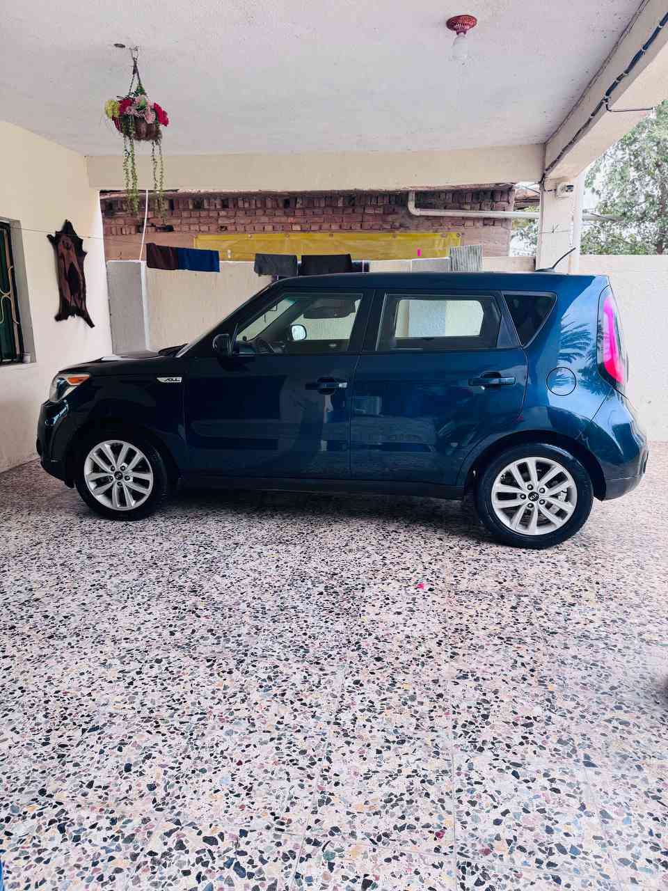 كيا صول موديل ٢٠١٧  محرك ٢٠٠٠ المرغوب
حادث جاملغ امامي وربع البنيد فقط 
محرك وكير مكفولات تبريد ثلج سياره جاهزه رقم شمالي تحويل وكاله شرط 
السعر ١٠٠ ورقه للاتصال ***********
