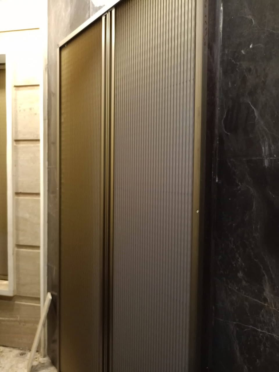 🚪✨ بابك مو بس باب... صار حماية وأناقة بوقت واحد!

ودّع الحشرات والحرارة والرطوبة والضوء الزايد 👋
مع أبواب السلايد العصريّة – تصميم أنيق، حماية كاملة، وجودة تدوم.

✅ عزل حراري وبرودة 100%
✅ يمنع دخول الحشرات100%
✅ مقاوم للماء والرطوبة100%
✅ يمنع الضوء المزعج 100%
✅ شكل راقي يضيف فخامة لبيتك

💬 تواصل ويانه مباشرة واحجز بابك وريح بالك 
📞 ***********
اتصال واتساب

#ابواب_سلايد #ديكور_منزلي #عازل_حرارة #ابواب_مودرن #منع_الحشرات #العراق #بغداد #تصميم_داخلي #باب_سلايد
