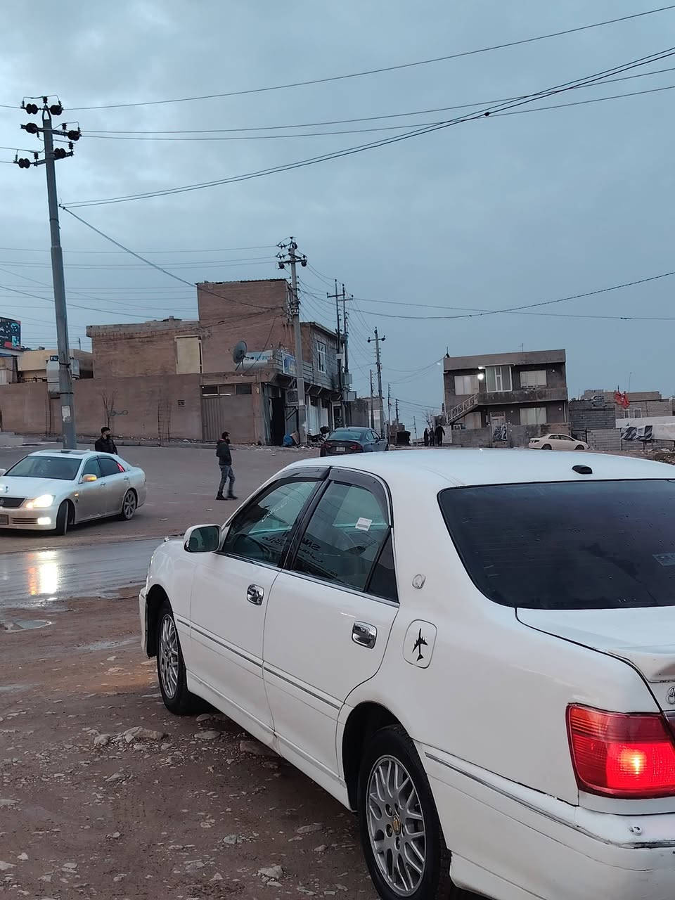 ***********
سەلامی خوالەهەموولایەک
مەلیکەی مووس 2002 سپی 
دیفۆڕی بچوک 171 بەڕغووپی بازاڕکە م بنزین خور.
گەرمی و ساردی و بریکی بەسراوە و بەشەرت 
سەقفوو حیزاموو کەفەری و دە عە می  بەشەرت 
شوێن سلێمانی.گیڕومکینە ی لوک.
سعر 39گەڵا 
تکایە چوابی نامەنادەمەوە گەرموشتەریت تەلەفۆنکە
