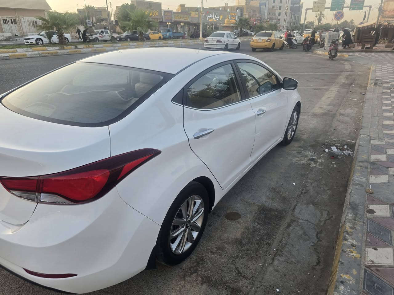 يالله انترا 16 حرة خليجي فول مواصفات واحد على واحد عده البصمه مكفوله ضربه وتبديل وصبغ كير محرك مكفولات 1800دوش جاهزه حداديه وتبريد قطعتين وطخم تاير وكهرباءيات كلها جاهزه الف ما تخسر عليه سنويه ٢٨مداور ثاني يوم رقم بصرة مكاني ناصريه المركز اي ستفسار *********** السعر ١٢٨ بس الي دور جديد خابر
