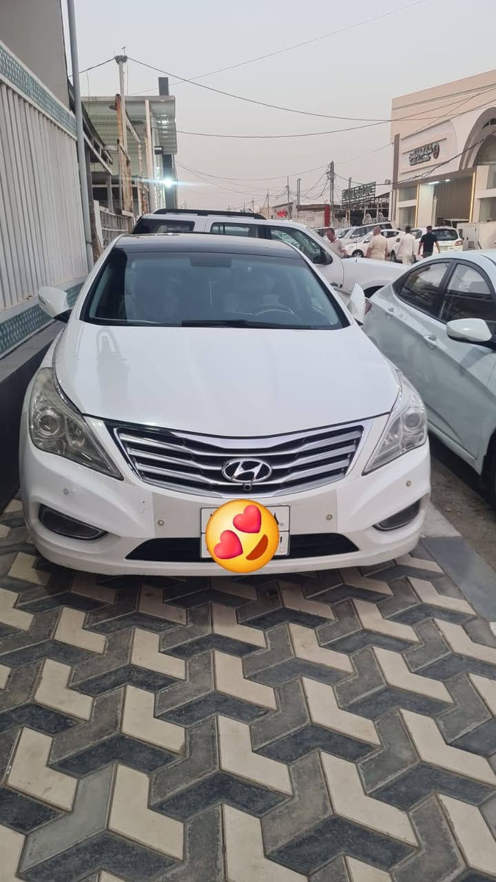 السلام عليكم ازيرة 13فول مواصفات6سلندر بنوراما اربيل
بيهة قطعتين من جهت باب العبري
ملاحظة بيهة كير كايم 
بيع او مراوس أقل منها
للأستفسار *********** مكاني النجف
