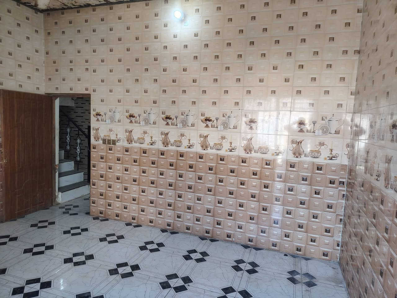 سلام عليكم بيت البيع مساحه ٢٠٠بناءكامل طابو زراعي سند ٢٥تحويل مباشرسهم يحتوي كراج كبير على استقبال مطباخخ
صاله كبيره ٢غرف نوم مامرسداسي اساس لبيت صب
كونكريت
موقع البيت معمل شافعيه قرب مجمع الجوادين
سعر٤٠وقابل لتفاوض
رقم اتصال ***********
***********
