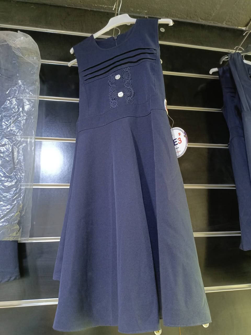 سدريه عدد10 وقمصان مدارس تصفيه واحذيه ولستانات والخشب للتواصل ***********
