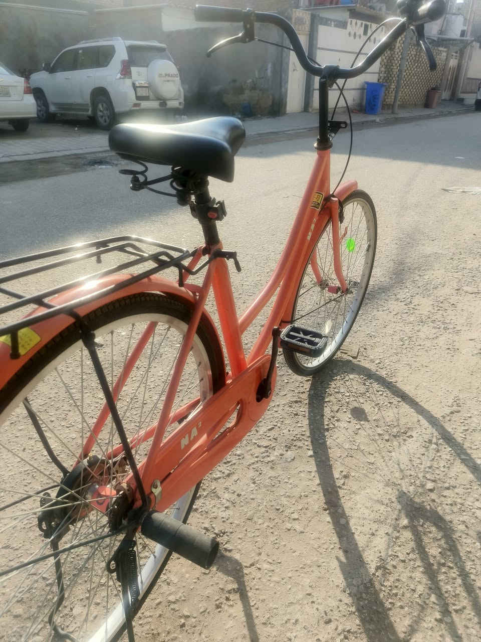 متوفر بايسكل للبيع حجم 26 سعر م100 وبي مجال للشراي مكان نجف حي المهندسين للتواصل ***********
