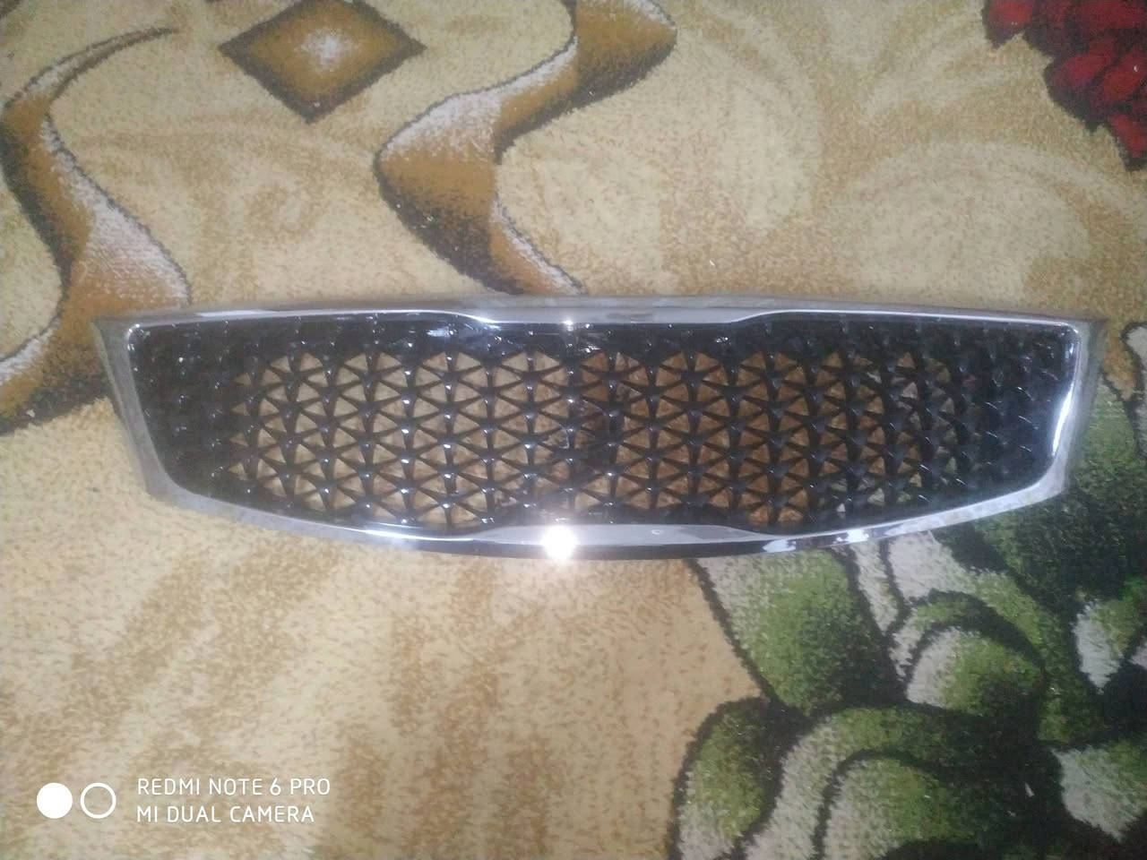 السلام عليكم اخوان شباك اصلي حاوية السعر القطعة 40وبي مجال آخر خمس قطع عليهن عرض ***********
