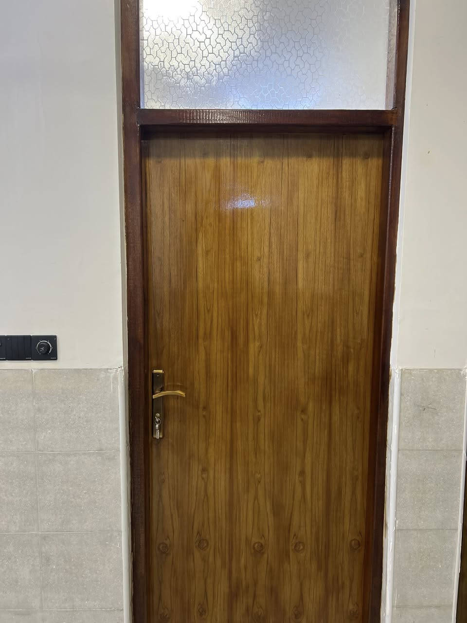 💥💥💥من جانب اعمال نجاره الاخلاص💥💥💥      في تصميم ابواب خشب داخليه وفي تصاميم حديثه وانشاء احدث الديكورات حسب طلب الزبائن الاستفسار عبر الرقم التالي  ***********
العنوان المدائن شارع معمل الغاز
