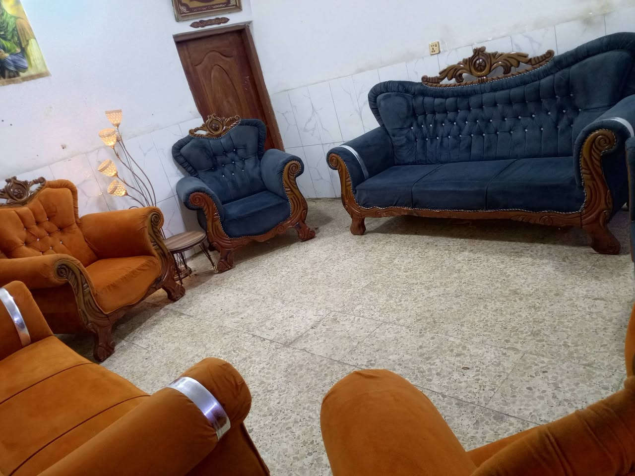 تخم ملكي تكمه مقعده بلوك 10مقاعد ب250الف وبي مجال المكان الوشاش *********** يوجد توصيل بكروة يوجد واتس اب
