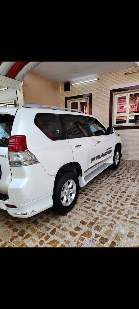السلام عليكم 
للبيع برادو TXL 2010 ابيض صدفي محدث 2017 فقط الدعامية والعطر واللايت 
ماشية 126 الف بدون حادث بدون ضرر فقط طخة زغيرة بالباب خلف النفر وبعدها ما مصلحة على وضعها فول مواصفات بس الكشن عادي 
تشغيل بصمة 
ترحيب 
مرايات شفط 
سلايت تنتة 
ثلاث شاشات 
لايت زينون 
كشاف
تبريد ثلاث قطع 
محرك 6 سلندر 
منفذ كهرباء بالصندوك 
حساس 360
كامرى خلفية 
جامات كهربائية 
دبل تانكي 180 لتر 
وبعد هواي مواصفات 
رقمها أربيل بسمي
مكانها موصل الايسر
السعر 285 
***********
***********
وبي مجال للطيبين
