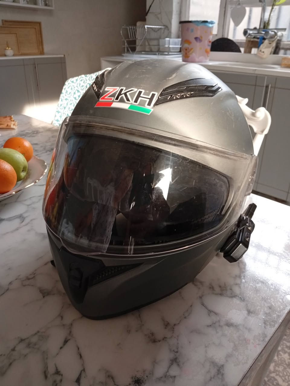 خوذه بلوتوث وبدله مطريه وجفوف دراجه جدد سعرهن كلهن100قفل  ***********
