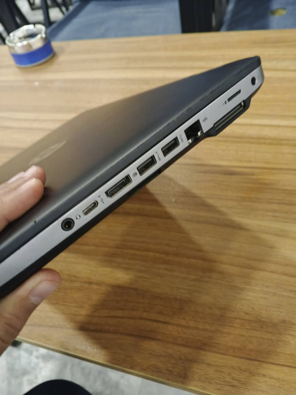 للبيع لابتوب Hb
كوراي 5 جيل 6
ذاكرة 226 ssd
رام 8
لابتوب  نظيف وكلشي ما بيه 
شحن ينطي ساعة وربع تقريبا 
السعر 180 
رقمي ***********
