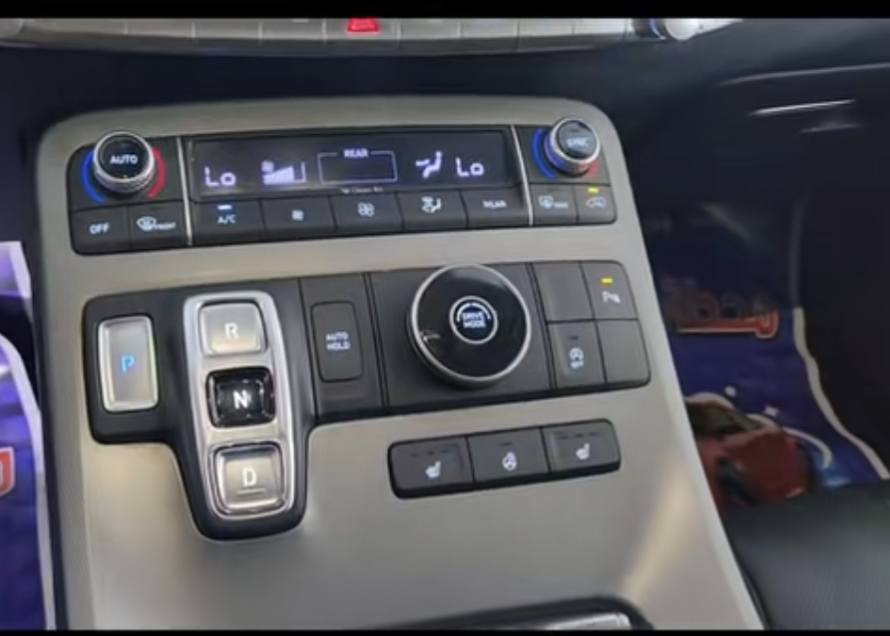 سلام عليكم
هونداي بلسايد 
موديل 22 
ماشيه 48
بجم السياره كبس شركه 
تشغيل عن بعد
عادي  قتصادي سبورت 
حجم المحرك 3800
اطفاء ذاتي في الازدحامات 
خزن الكشن السايق 
7  راكب 
في اي بي منفصل 
فتحة سقف 
تبريد 3 قطع
تدفئ كشنات امامي وخلفي وبالستيرن
تحكم الكشنات الخلفيه كهربائية 
باب الجنطه كهربائي 
ويل كب حجم 20
خمسه ويل كب
رقم بغداد باسمي 
بيها فقط باب الجنطه مبدل امريكي ونفس الون وبارد مئشر علي 
السعر المطلوب. 290
***********
