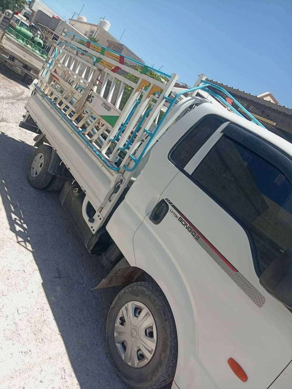 سلام وعیلک ئەم کەیە بۆ فرۆشتنە مۆدێڵ 11 گێر ئۆتۆماتیک شتێکی زۆر پاکە  
کۆدیشی بۆ کراوە مەکینە بەشەرد بۆ زانی نرح تەلەفو بۆ ئەم ژمارە بکەن  ***********

