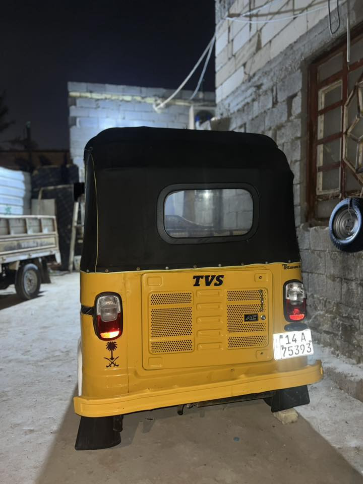 السلام عليكم 

تكتك TVS موديل 22شهر الرابع 
لون اصفر 
محرك مجفت بس اول تجفيتة الة 
رقم وسنوية باسمي 
تكتك مرتبة ونضيفة وحلوة بيها خياس بسيط موضح بالصور غير هيج  
ما بيها اي غلطة يعني تاخذها تطلع للشغل بيها كبل

مكاني بصرة كرمة علي شارع النفط 
رقمي ***********

ملاحضة : ע تعامل على السمج وهوه بالشط تـ؏ـٰ̲آل وشوفها وفحصها عجبتك اخذها واهلا وسهلا وشايف الف خير ما عجبتك هم اهلا وسلا
وشكراً
