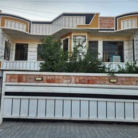 دار للبيع المساحه ٢٤٠ اليوسفيه حي الشهداء   شارع السريه   07831975912