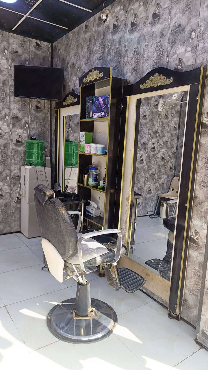 اغراض  حلاقه كامل للبيع مكان ابصخير قضاء المناذره مراسله خاص ***********
