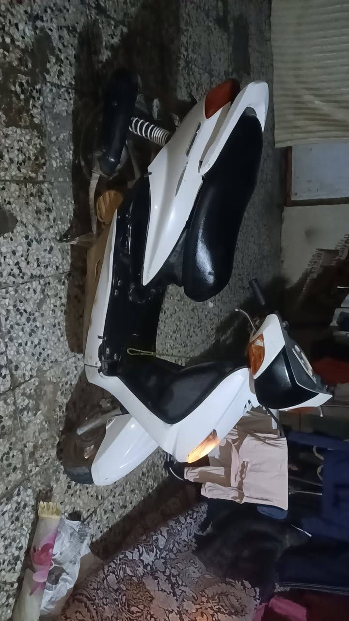 سلام عليكم دراجه سكنس 110 كابريتر دراجه فول ستان كهربائي شرط جنكال دراجه يحتاجله ولفات بس دراجه فول الله شاهد بس ولفات يرادله مكاني بغداد البلديات سعر 500 وبيه مجال ع حك الولفات وجيتك  دراجه شغاله رقمي  ***********
