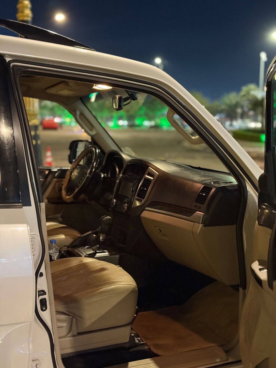 السلام عليكم
باجيرو خليجي 15
بيع + مراوس 
مكفولة فقط دحجه بالجاملغ الامامي
فول مواصفات 
فتحه 
شاشه كبيره 
كامره خلفيه 
تحكم ستيرن 
تبريد ❄️+ تدفئه
تخم تأير 
حداديه ✅ 
كشنات جلد+ كهربائي
محرك + كير مكفول 
فور ويل 
حساس خلفي 
مكان كربلاء حي المعلمين
رقم للاستفسار

‭0771 764 2565‬
