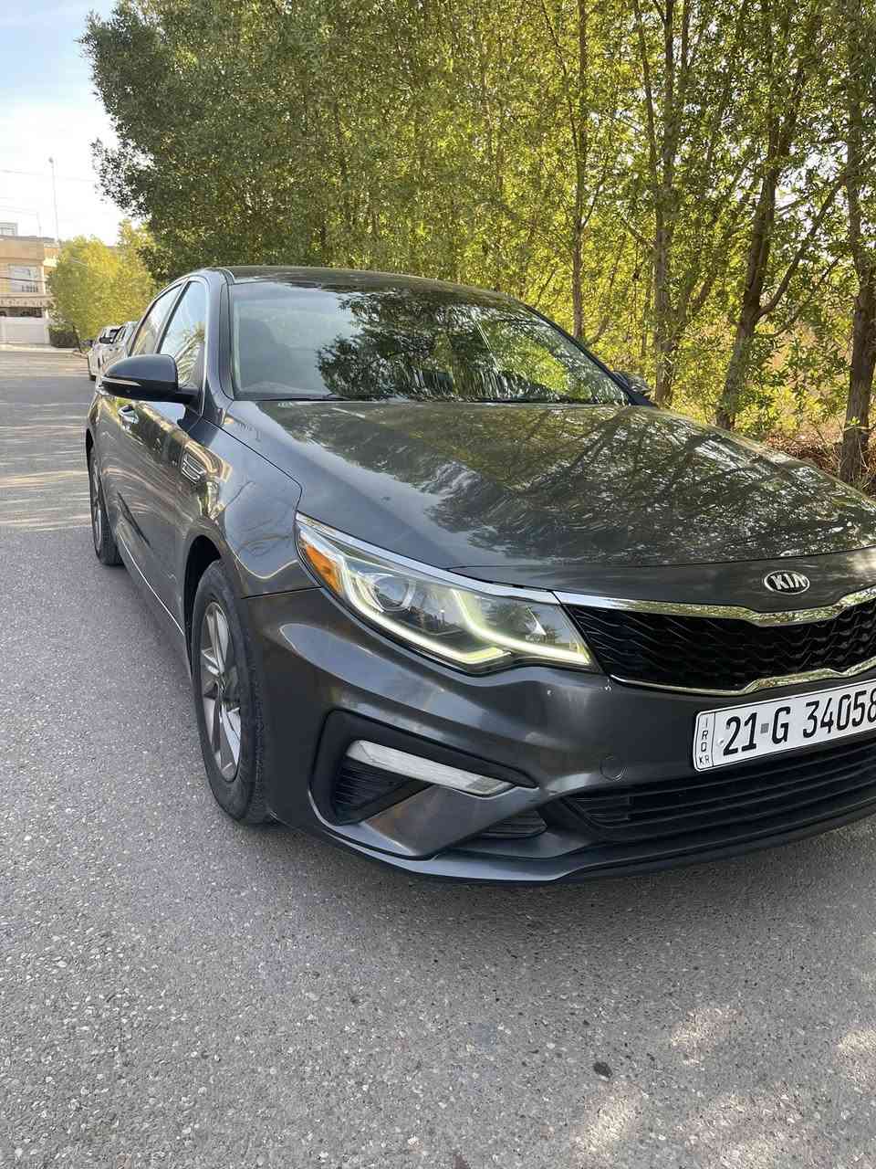 السلام عليكم
كيا اوبتما موديل20 
سليمانية بسمي
السيارة كلين صور الحادث بلمنشور بدون قطرة صبغ بدون حادث بدون ايرباك بدون تبديل اي شي بجم بلادي كبس لايتات بلادية
مكفوله من الشخوط والضربات والبارد
مواصفات عاديه 
رادارات &حساسات & انظمه قياده& كامره دوارة
صدر وتخم تاير جديد
ماشيه62 
رايدها ب147 وبيها مجال
مكان بغداد
للاستفسار ***********
