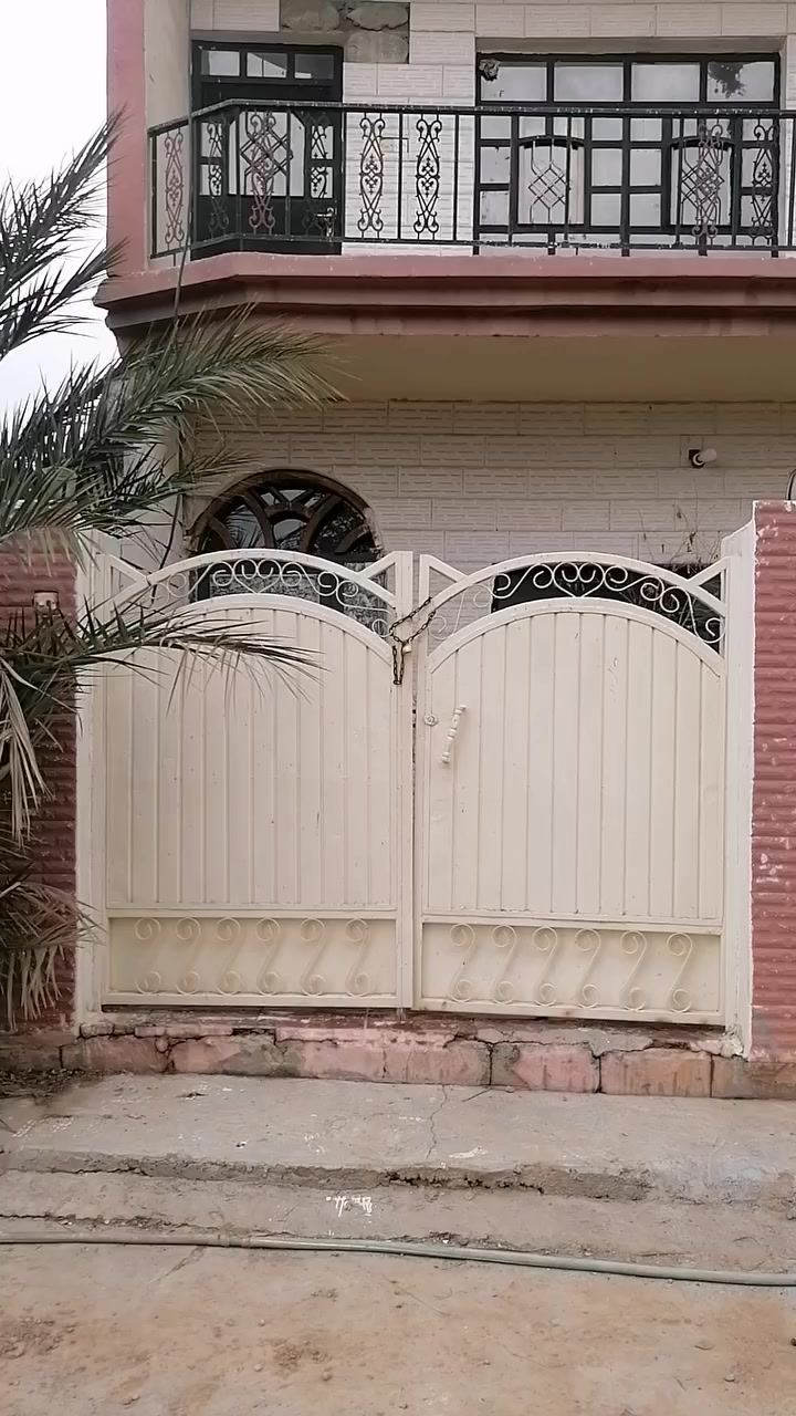 سلام عليكم ورحمة الله
بيت مساحتة ١٠٠ متر ٥في ٢٠ قاطين موقعة بختياري الثانية بي بير ارتوازي كل التفاصيل داخل الفديو رقم الجوال *********** مااجاوب على التعليقات الي يعجبة يتصل
