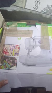 مكينة خياطة • للبيع • قابل للتفاوض