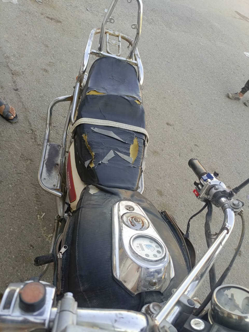 جني بلكين للبيع موديل 18.سلف شغال اشاير شغاله ضو شغال الرون شغال گيج السرعه شغال اشاير التبديلات شغاله بريك وره جدام شغالات وتواير جدد وياله مسطره موطور وضع شركه مال جنيه عله ايد واحد ما عايزو كلشي محركو ما اعرف شمبدل بي بس نضيف وصوت ناعم وما علي حچي خلاص السعر 575 وبي مجال قليل شراي اتصل مال جنيه مو مال تجاره. ***********
