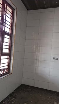 خلفه سراميك جداري ارضي متفرغ حاليا شغل نظيف ومرتب ٠٧٧٣٢٢٩٤٢١٤