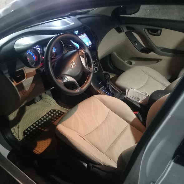 السلام عليكم النترا موديل ٢٠١٥ مكفول من الضربة وتبديل بيه قطع وحده صبع أثر شخوط
محرك ١٨٠٠ لا تبخير ولا تنقيص وممفتوح
تبريد شقال صدر أمامي خلفي جديد
سياره فول 1/1 عده لبصمه قطعتين بريد
ماشيه ١٢٠ مابيه اي نقص رقم بغداد جديد
لسعر ١٢٥ وبيه مجال ***********
مكاني بغداد سريع ليوسفيه
