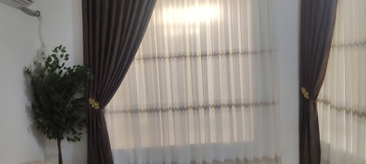 دار لبيع المساحة 200 م الواجهة 10 نزال 20 يحتوي البيت استقبال مطبخ صاله غرفتين نوم حمام داخلي وحمام خارجي طابو صرف السعر 300 مع الأثاث بدون اثاث 290 قابل لتفاوض العنوان حي المجتبى شارع المستوصف الشارع العريض ***********

