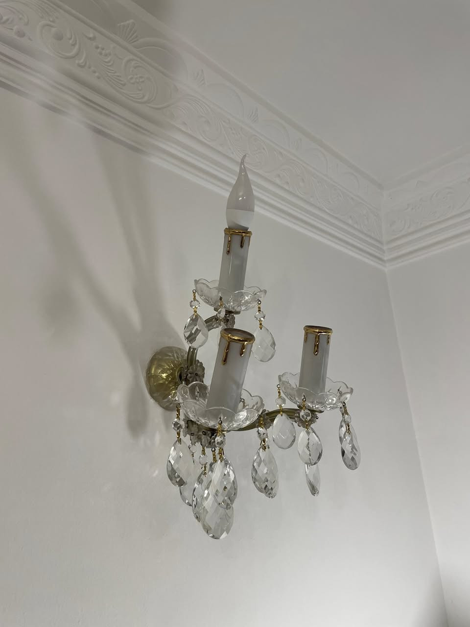 هول متكامل للبيع 
البوفيه طول210في عرض210
الزوليه طول 5 *عرض 3
ثريات 2براكيتات4 
قنفات وحده 4مقاعد ويمكن تنتفتح تكون سرير لشخصين،  وقنفه ثانيه مقعدين وكرسيين


**إذا كنت صاحب هذا الإعلان وتريد حذفه لأي سبب، رجاءا أرسل رسالة إلى الدعم الفني**