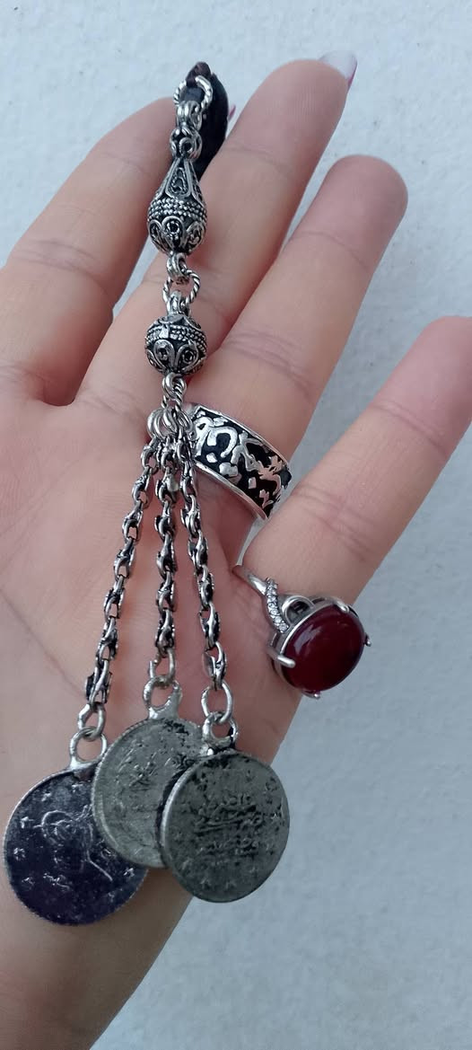 يسعد مساكم بكل خير 🩵🩵🩵
مسبحة يسر عنكبوتي انتيك دق فضة عدد الحبات٣٣حبة وقياس الحبة ١٥/١١مل محلاية بفواصل مرجان وشرابة فضة


**إذا كنت صاحب هذا الإعلان وتريد حذفه لأي سبب، رجاءا أرسل رسالة إلى الدعم الفني**