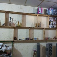 رفوف خشبية • حجم كبير • خناقين