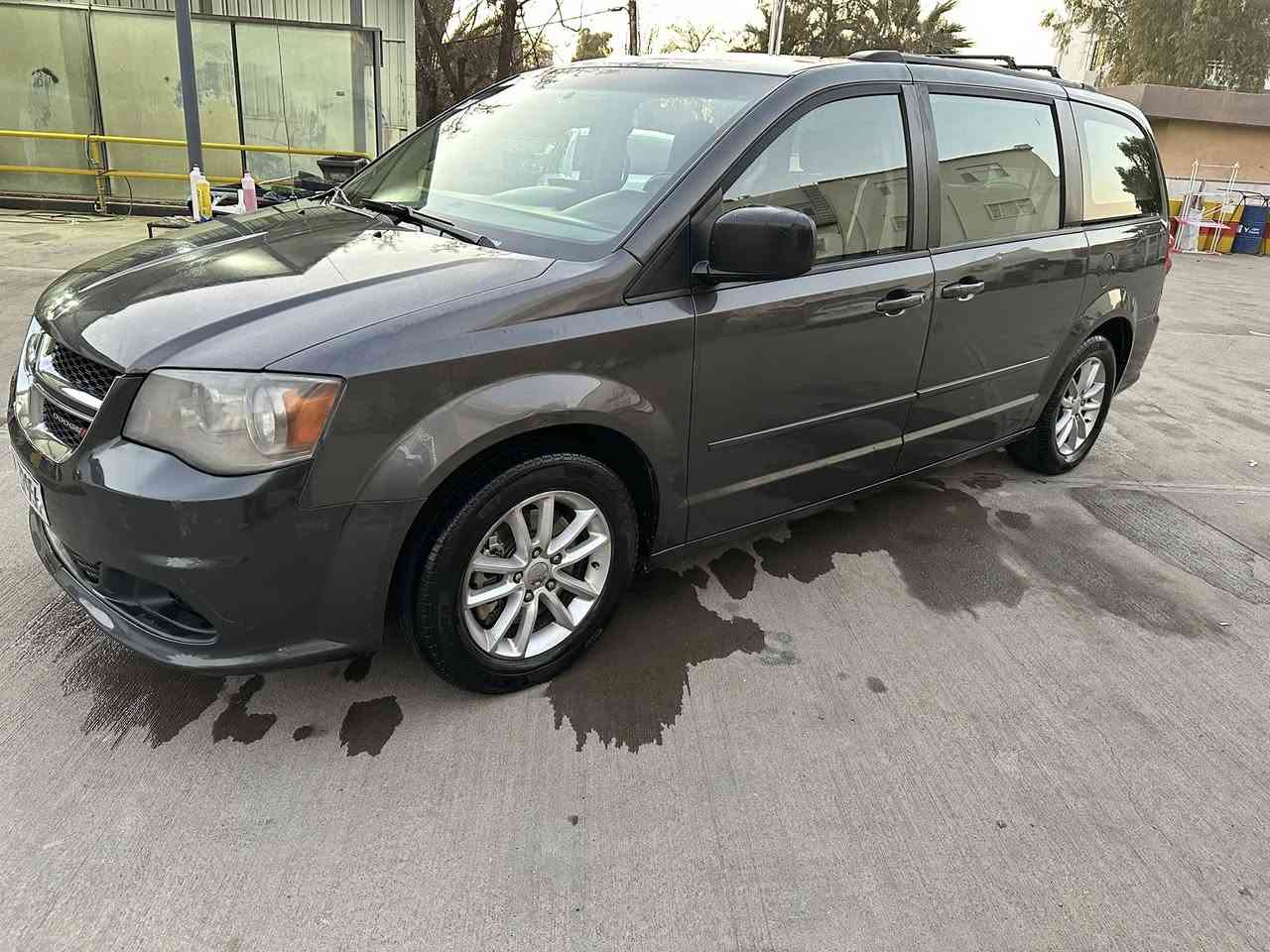 دوج كرفان 2016
فول مواصفات
سياره جديد جديد
كير مكرك مكفول 
فحس هزه سنويه جديد
سياره بي قطعتين نوص 
سعر(147) بي مجال
مكان اربيل ***********
