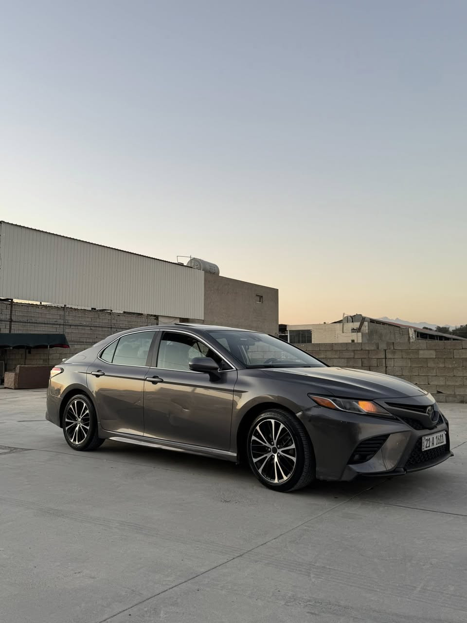 كامري 2020
SE
فول موصفات بدون بصمه 
بيه صبغ قطعتين ونص بجم كبس 
لون نفطي حداديه كير مكينه كله بشرط 
سعر 200 وبيه مجال 
رقم تلفون ***********
