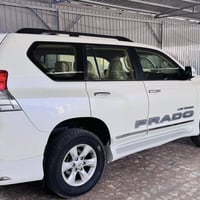 برادو 2013 السياره مكفوله من صبغ وضربه من عده طخه بالباب فول مواصفات ك...