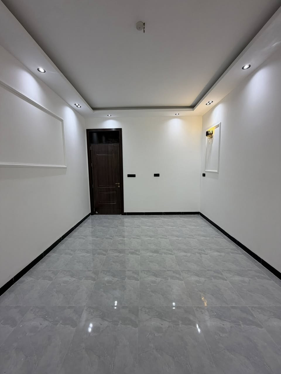 #دار_للبيع_طابو_زراعي 👇👇‎👇#استلام_مباشر
#الموقع // #حله_نادر_الثانيه خلف مول اخل الخير القديم

 #طابقين_بناء_حديث_درجه_اولى

#متوفر_كافه_الخدمات ✅ 

#المساحه // 130 م واجهة 7.50 م ❌ 17.50  م

#السعر // خاص

#التفاصيل ( استقبال + مطبخ  + هول 

+ غرف نوم عدد 3 + مجمع صحيات عدد 3

+ منور عدد 2  + طارمة )

——————————

للاستفسار اكثر مراسلة الصفحة او الاتصال 

 #علاء_الغرباوي  📞 ***********

او مراجعه المكتب 🏠#مكتب_روعة_اللقاء_للعقار 🏠

               🏗️ #مــوقع_المكتب🏗️

{ بابل/ حله نادر الاولى شارع الخدمي قرب سكله صدام }
