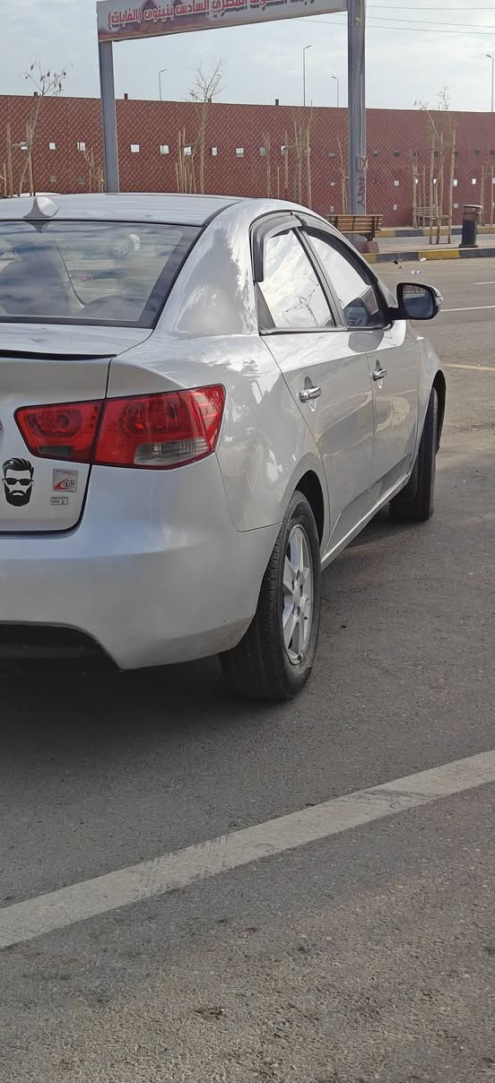 من رخصه الادمن
للبيع فورتي 2010
رقم اربيل اني الشرعي /كاربون عظم بيها 
هزه شهرين وتسقط /محرك 16 لا صرف ولا نفخ 
كير شرط/ تدفئه بل كشنات /مري شفط / شاشه وكامره /
تبريد تدفئه فول / بيها صبغ كم قطعه  /طخم جديد 
الشراي يراسل 🖤
مكان السياره الموصل جانب الايمن


**إذا كنت صاحب هذا الإعلان وتريد حذفه لأي سبب، رجاءا أرسل رسالة إلى الدعم الفني**