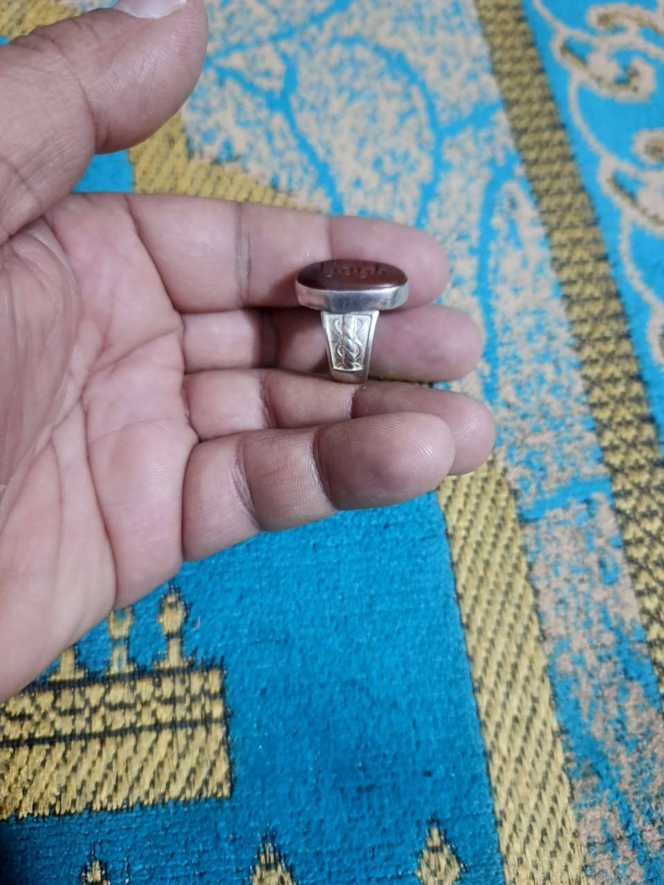 خاتم يماني قديم للبيع او المراوس حسب القناعه
مكتوب عليه يا زهراء


**إذا كنت صاحب هذا الإعلان وتريد حذفه لأي سبب، رجاءا أرسل رسالة إلى الدعم الفني**