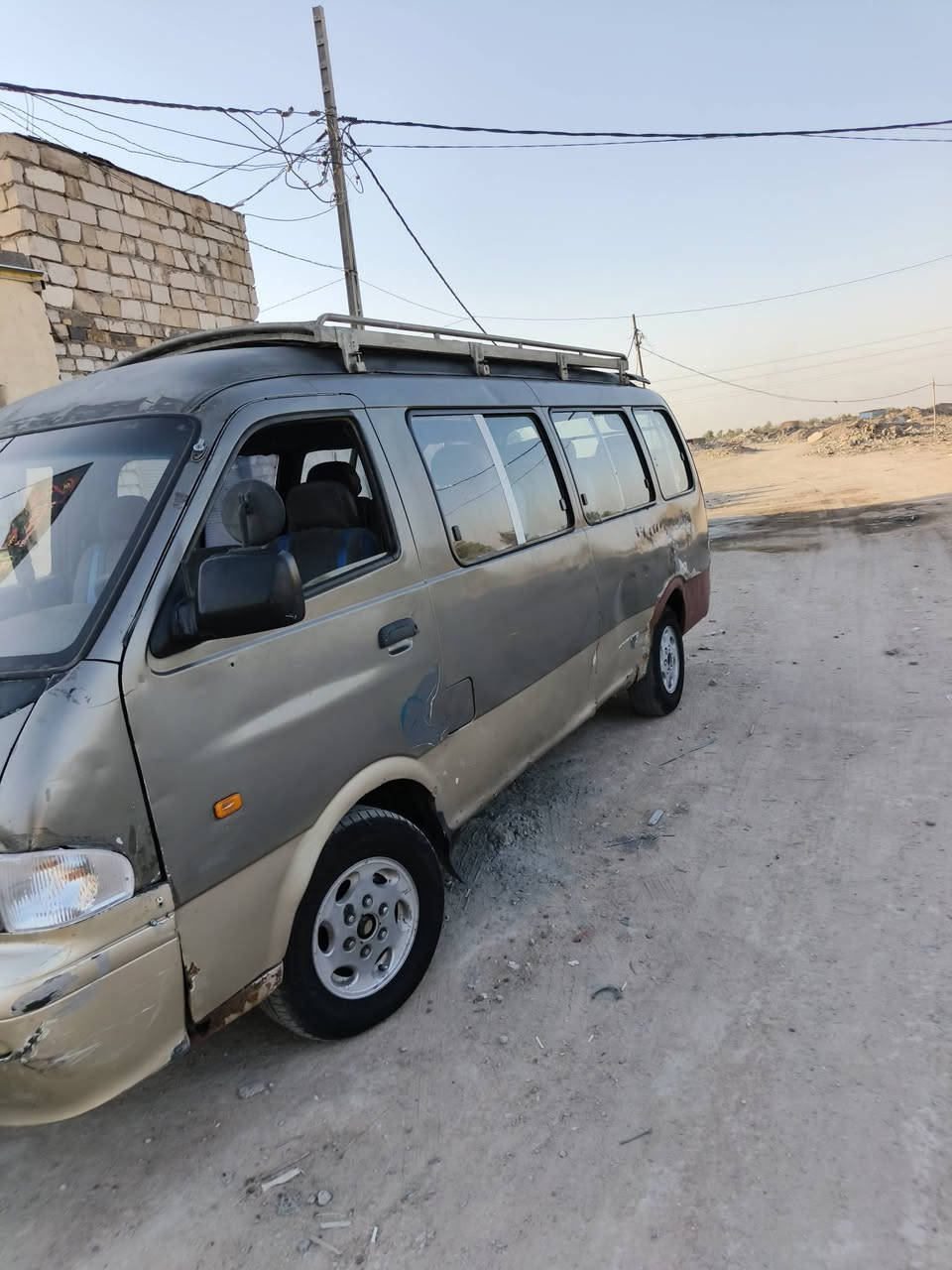 شبوط للبيع 2003 كير ومحرك وكسن مكفولات حداديه زينه كهرباياتها كلها شغاله تخم تاير جديد كاعيه وكشنات جدد سنويا لل 2027 العنوان نجف ***********
