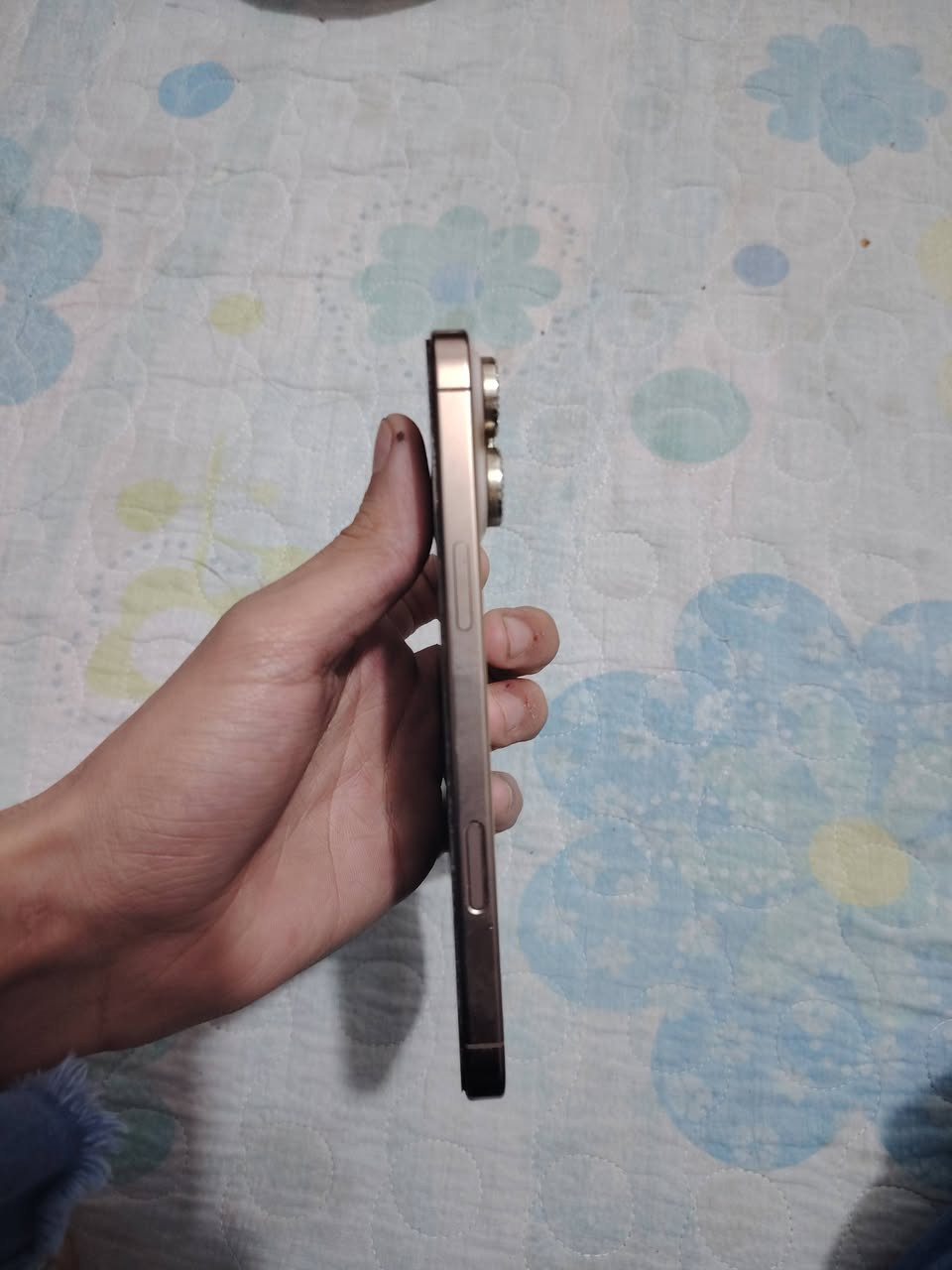 ايفون 16 برو ماكس ذهبي بطارية 99 ملحقات موجودة شرق اوسط ماستر مكفول من الشخط سعرة 1.325
رقمي 
***********
