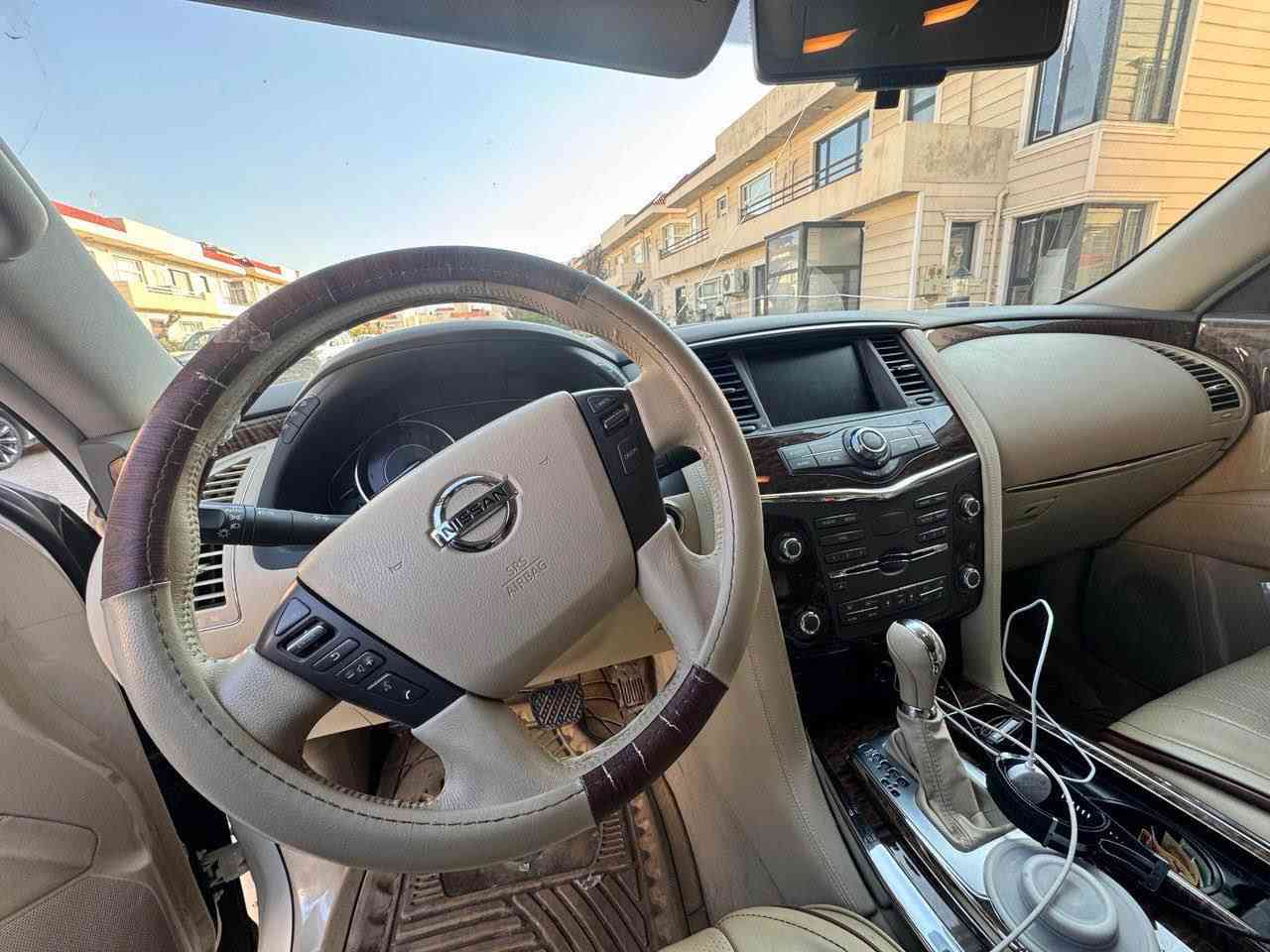 سلام عليكم 
نيسان باترول SE2 
2019 
ابيض 
رقم بغداد حرة بأسمي 
مكفوله حتى الدعاميات من الصبغ ما بيها شخط 
ماشيه 70 الف كيلو قابل للزياده 
محرك 6 سلندر   مكينة4000 مرغوب
سلايد 
مراية وسطية شاشة
ثلاجة
صندوق كهرباء
مكاني بغداد 
عارضها ب365 ورقه وبيها مجال حگ الجية 
*********** بغداد, العراق
