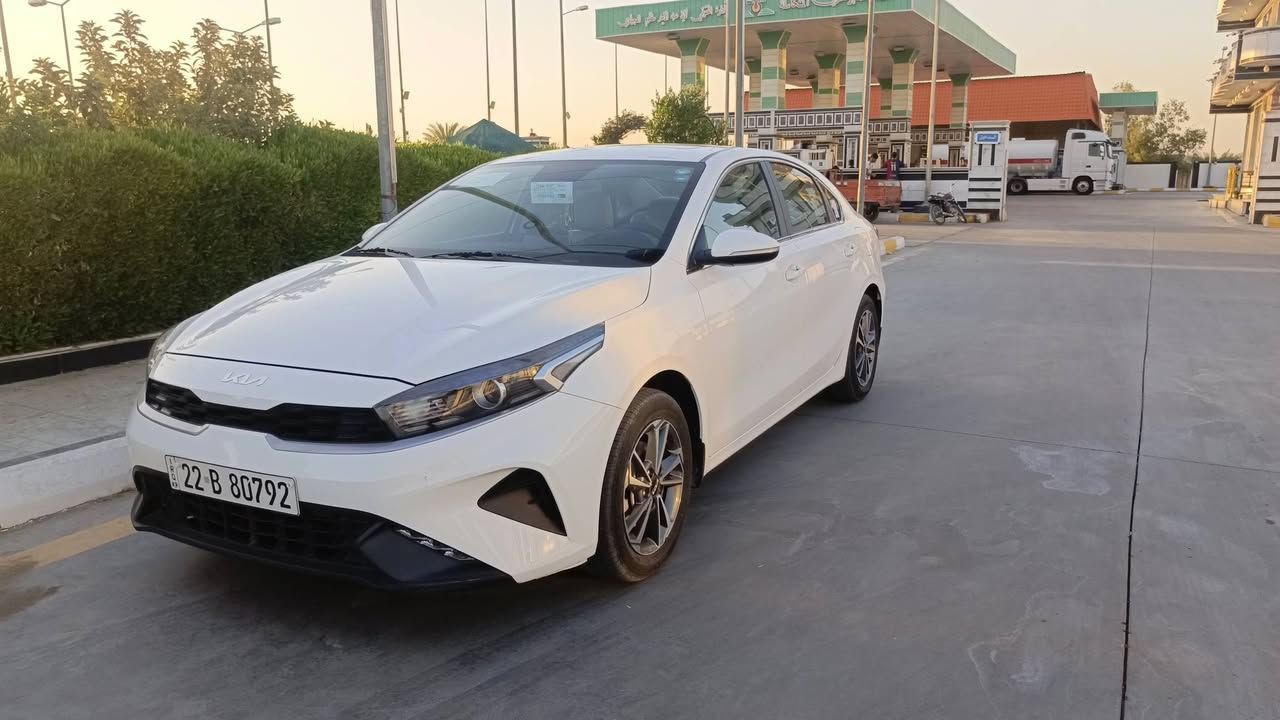 كيا سيراتو موديل 23 خليجي
رقم اربيل كفاله عامه السياره بأسمي شخصيآ 

عداد المسافه 57 

محرك 1600

فتحة سقف 

تحكم ستيرن جهتين 

مانع انزلاق 

حساس اطارات

اشاير بالمري وطي كهرباء المرايات

حساس خلفي 

كامره خلفيه 

شاشه كبيره

تبريد قطعتين

ثلاث انظمة قياده درايف مود

لد نهاري وكشافات بالدعاميه 

ويل گب +اطارات جديده 

دوشمه جديده كراسي مع ارضية السياره والصندوق

العنوان بغداد الدوره 

الرقم *********** بيه واتساب 

***********

السعر 172 وبيها مجال حك الجيه

