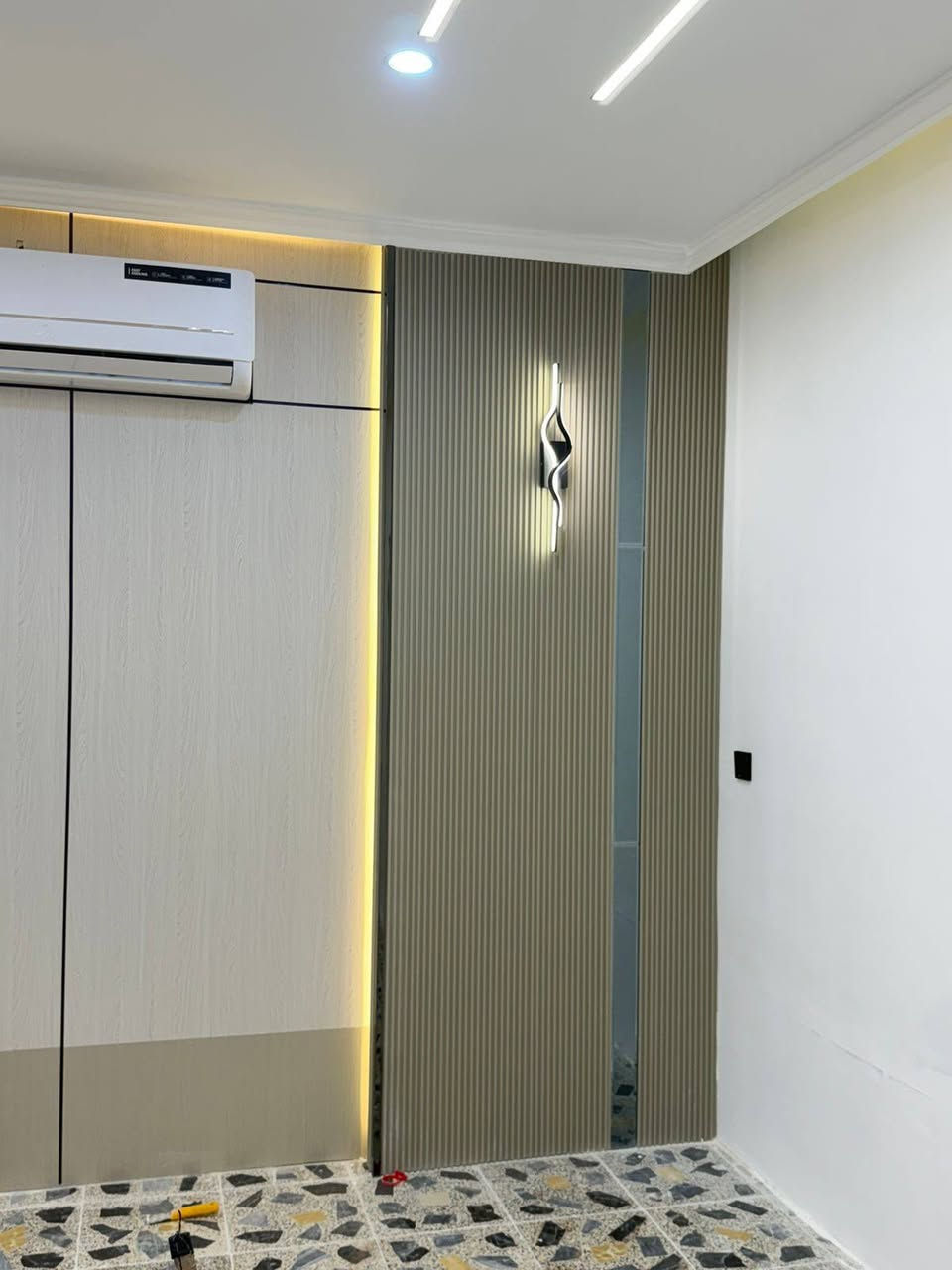 🌹🌹🌹السلام عليكم🌹🌹🌹
جاهزين لعمل جميع ديكورات داخلية #بأسعار 💸#تنافسية💸
لعمل السقوف #المغربية بأحدث الموديلات
والسقف الثانوي 
 #ديكور_تلفزيون✨❤️
بديل خشب _بديل رخام_فلين داخلي🛫♥️
تغليف جدران ⭐🧱
وايضا لصبغ الداخلي والخارجي💲
#ملاحظة 🔴جميع الاعمال هندسية 🔴

رقم الهاتف ***********
او مراسلة الصفحة
