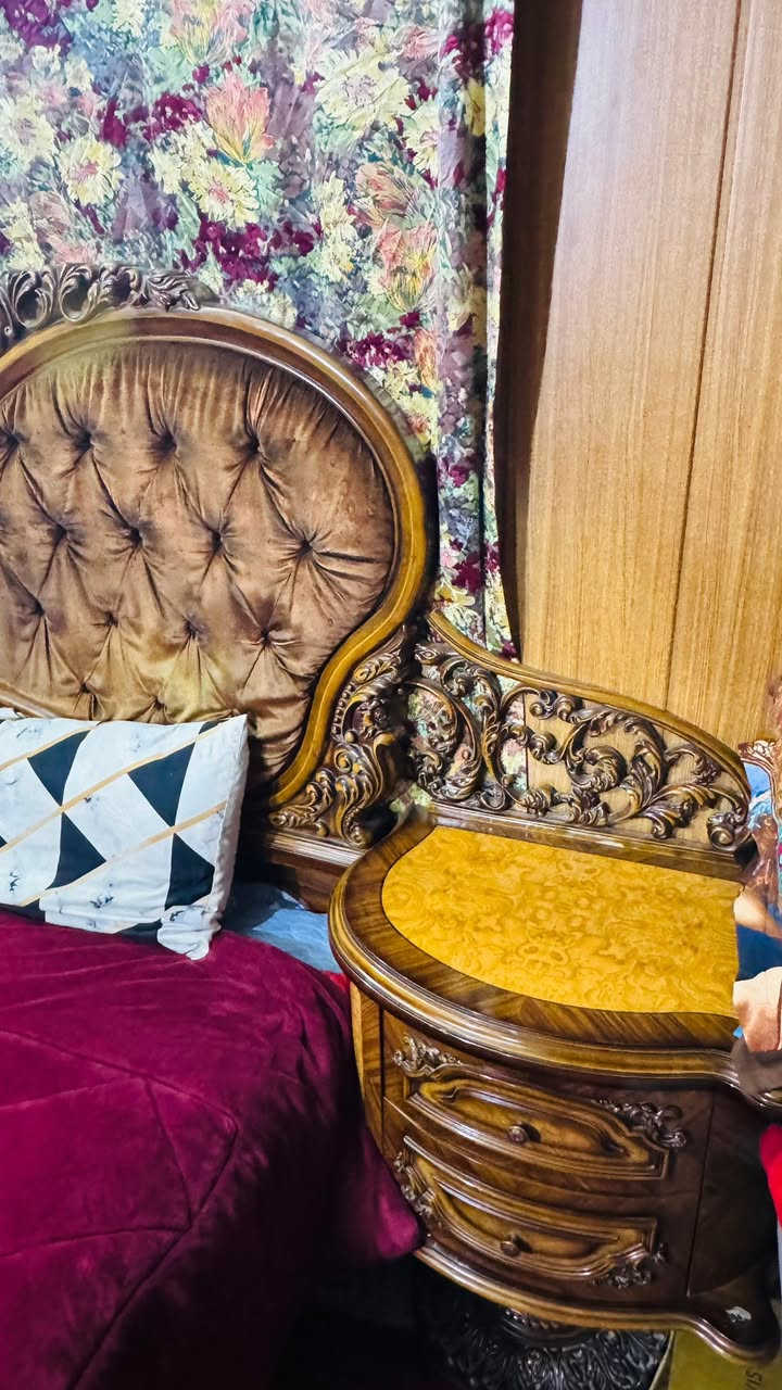 سلام عليكم غرفه ماليزي درجة أولى أخت الجديدة ٦باب ٧٥٠الف***********
