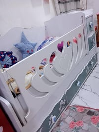 ڪاࢪوڪ او جࢪبـاية طفـل يحـتوي علـى 5 جـࢪاࢪات ينفتـح عـلى الجـࢪباية ثقـي...