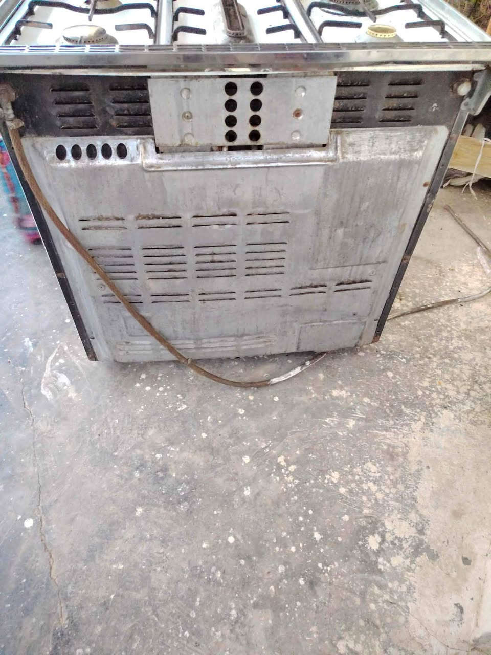 طباخ عشتار نضيف بس فرن ضعيف سعر ٧٥ الاتصال ع رقم تلفون ‏‪***********‬‏
