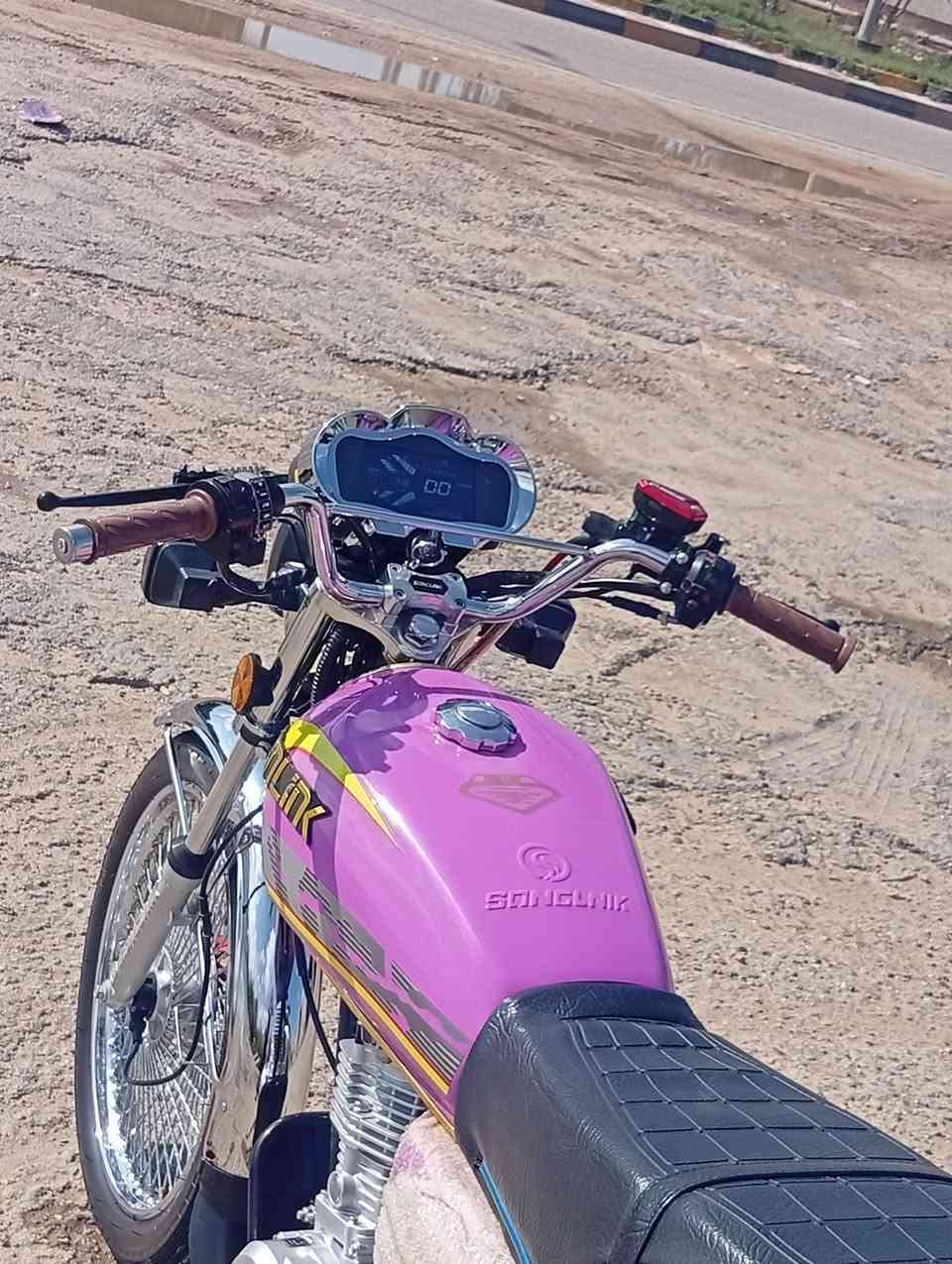 دراجه سولنك موديل 26 اوراق كامله دراجه خير من الله ع وضع الشركه ما ملعوب  بيه بلاديه مصارله هواي من طالعه  من الوكيل شوفته احله من التصوير سعرهه $$ 775   وبيه مجال للاستفسار اكثر اتصل *********** واتساب ✅
